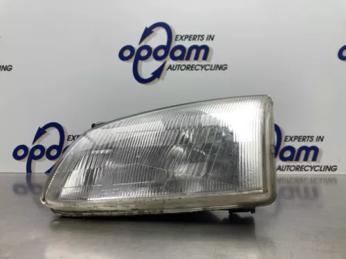 Koplamp links-8259512