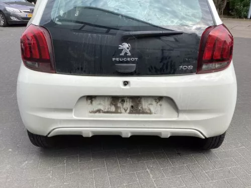 Achterbumper-8206900