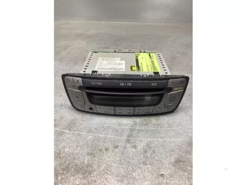 Radio CD Speler-8204444