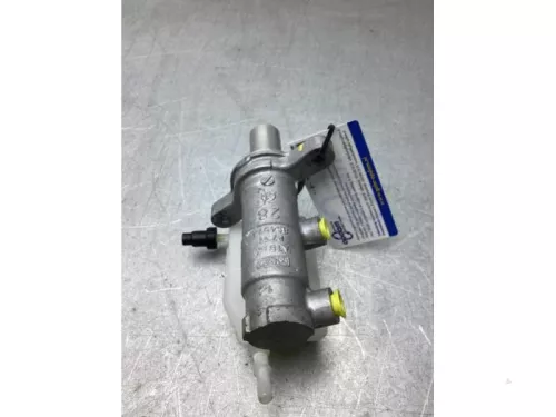 Hoofdremcilinder-8317721