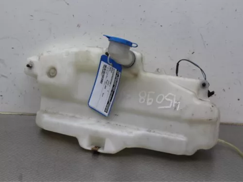 Ruitensproeiertank voor-