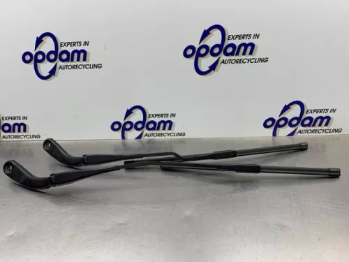 Ruitenwisserarm voor-8169282