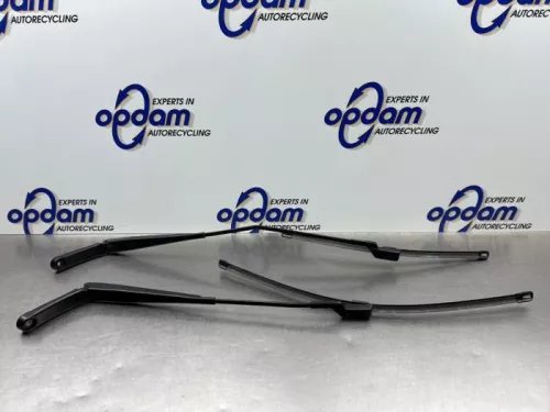 Ruitenwisserarm voor-8264459