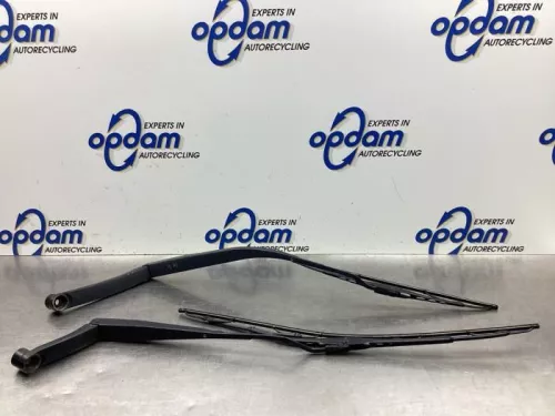 Ruitenwisserarm voor-8110836