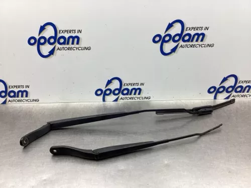 Ruitenwisserarm voor-7975208