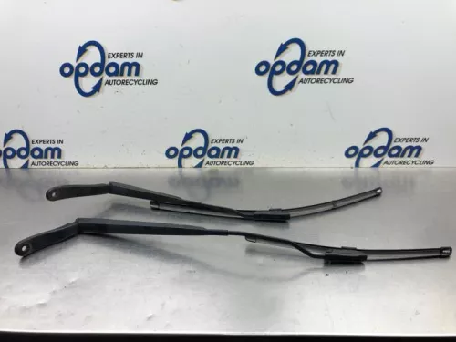 Ruitenwisserarm voor-7981474