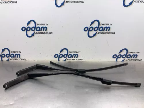 Ruitenwisserarm voor-8171826