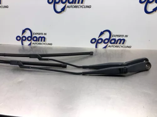 Ruitenwisserarm voor-8180251