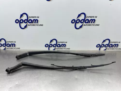 Ruitenwisserarm voor-8255970
