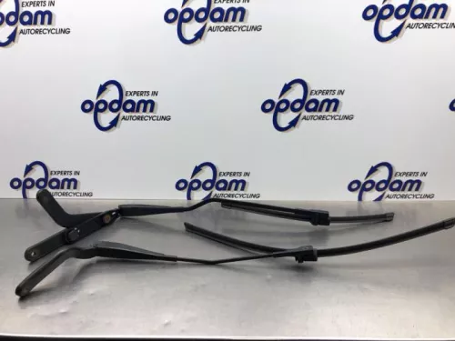 Ruitenwisserarm voor-8173597