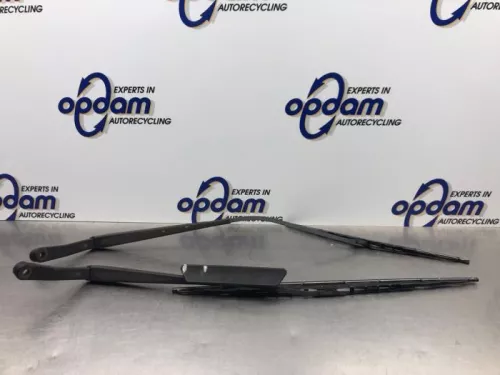 Ruitenwisserarm voor-8189073
