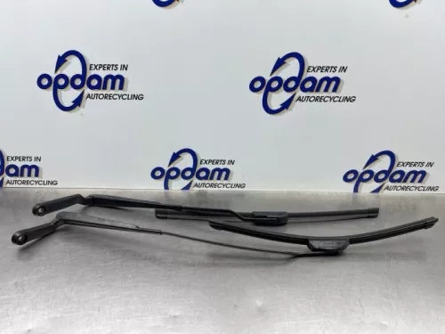 Ruitenwisserarm voor-8297400