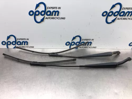 Ruitenwisserarm voor-7609724