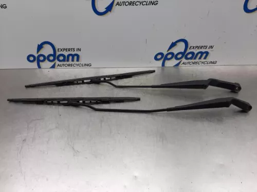 Ruitenwisserarm voor-7766320