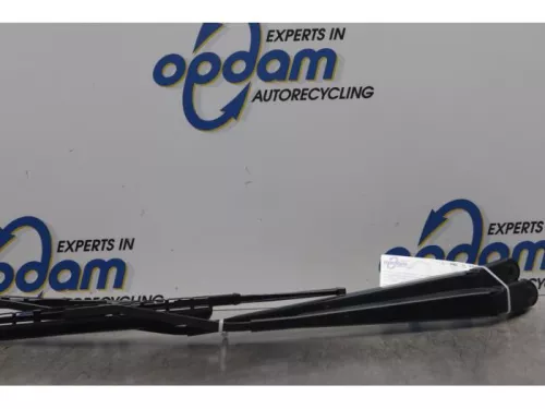 Ruitenwisserarm voor-7877674