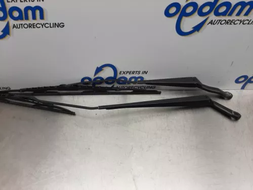 Ruitenwisserarm voor-7589740