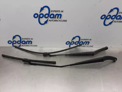 Ruitenwisserarm voor-7877119