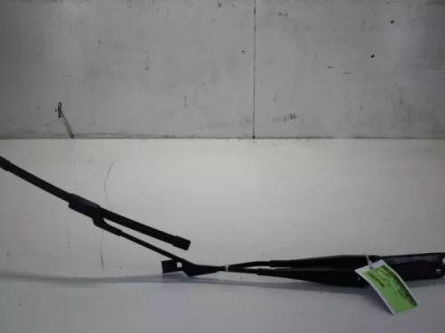 Ruitenwisserarm voor-7611828