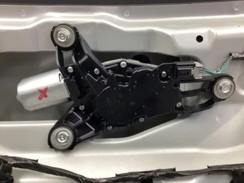 Ruitenwissermotor achter-8238215