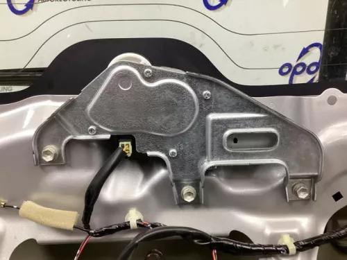 Ruitenwissermotor achter-8303827