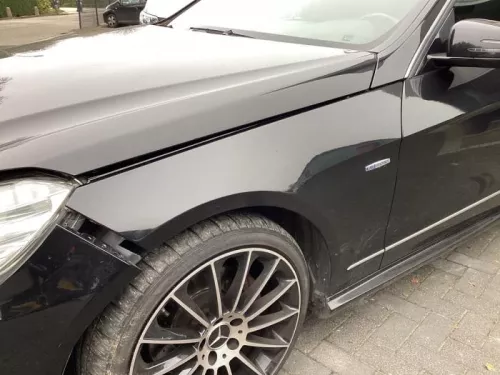 Scherm links-voor-8255214