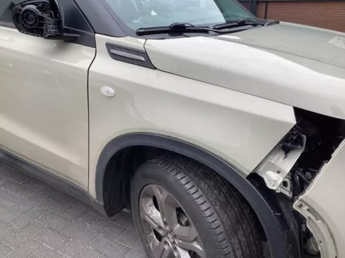 Scherm rechts-voor-8164298 Scherm rechts-voor-8164298