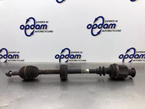 Aandrijfas rechts-voor Renault 8200684084 jb1525
