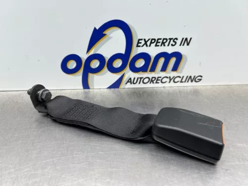 Veiligheidsgordel Insteek rechts-achter-8311370 Veiligheidsgordel Insteek rechts-achter-8311370