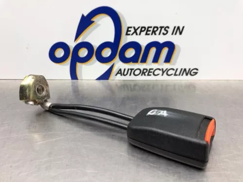 Veiligheidsgordel Insteek rechts-achter-8225035 Veiligheidsgordel Insteek rechts-achter-8225035