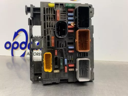 Zekeringkast-8247098 Zekeringkast-8247098