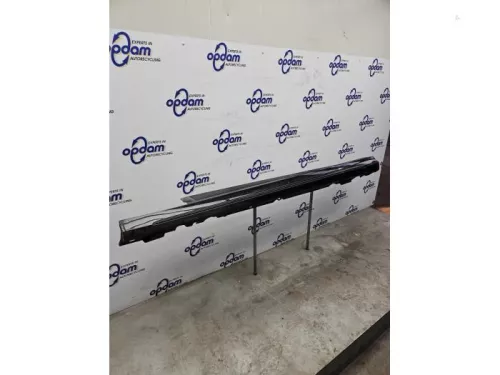 Zijskirt links-8293124