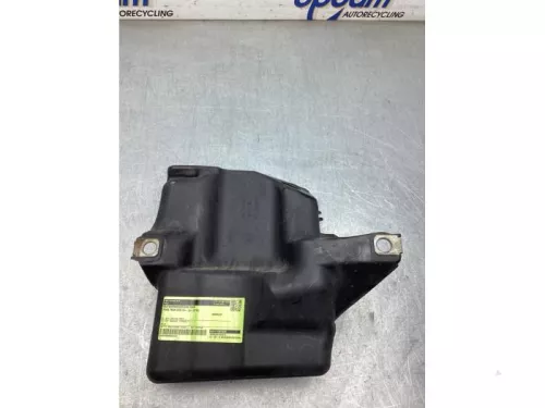 Ruitensproeiertank voor-8296289