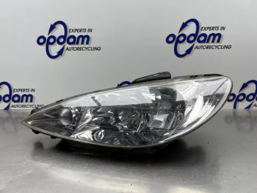 Koplamp links-8333242