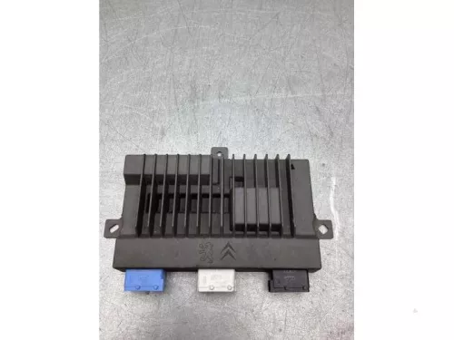 Radio versterker-8242967