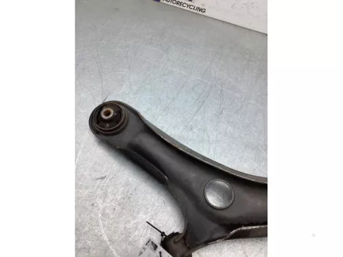 Draagarm onder rechts-voor-8289495