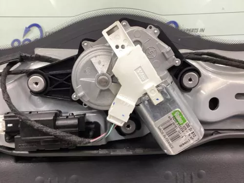 Ruitenwissermotor achter-8323945