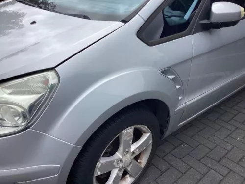Scherm links-voor-8352688