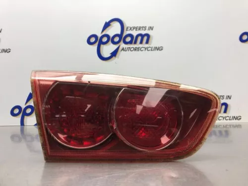 Achterlicht links-8254861