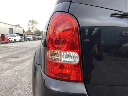 Achterlicht links-8246696