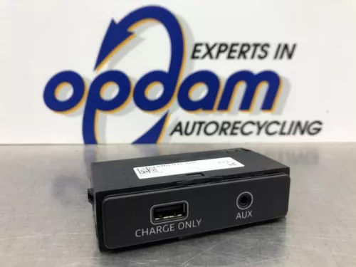 AUX/USB aansluiting-8081174