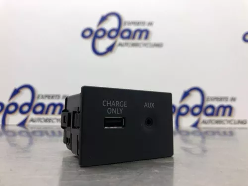 AUX/USB aansluiting-8203016