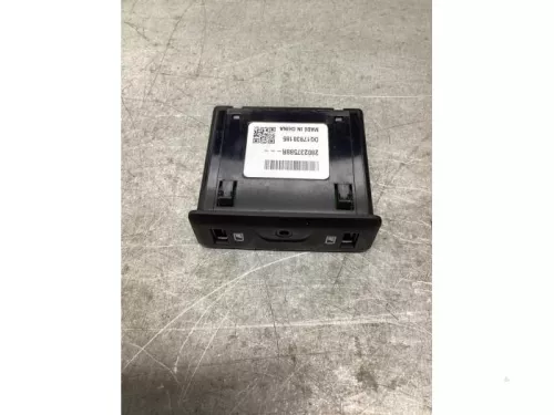 AUX/USB aansluiting-8103542