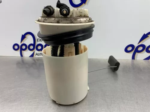 Benzinepomp-8239693