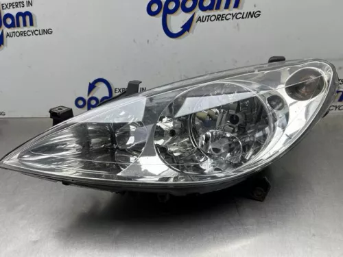 Koplamp links-8373711