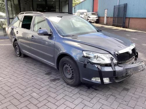 Scherm rechts-voor-8327831