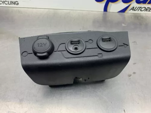 AUX/USB aansluiting-8341276