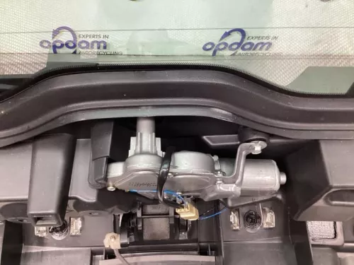 Ruitenwissermotor achter-8282500