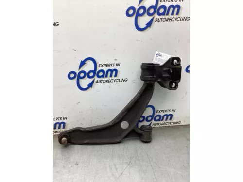 Draagarm onder rechts-voor-8369705