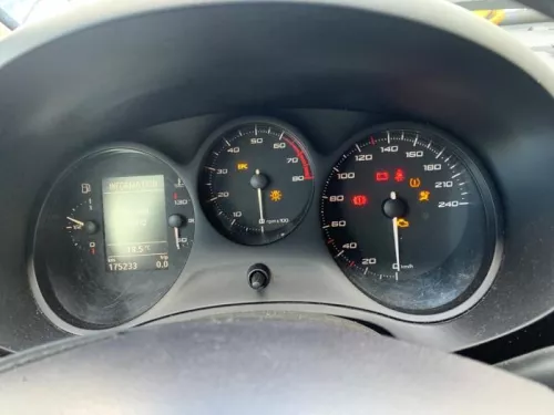 Kilometerteller KM-8377771