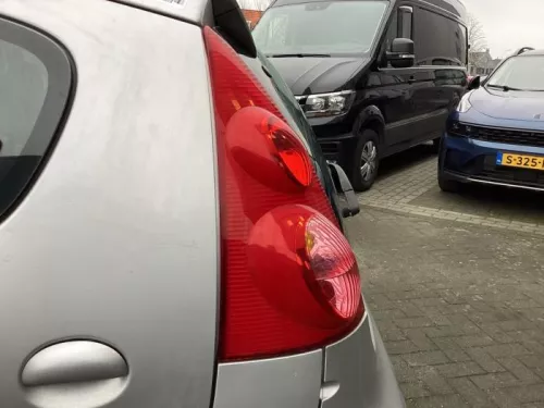 Achterlicht links-8413484